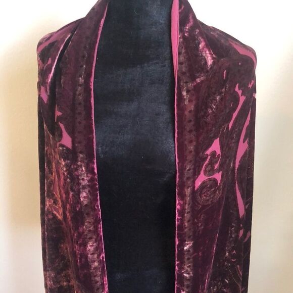 Beautiful Silk Scarf  - Picture 4 of 8